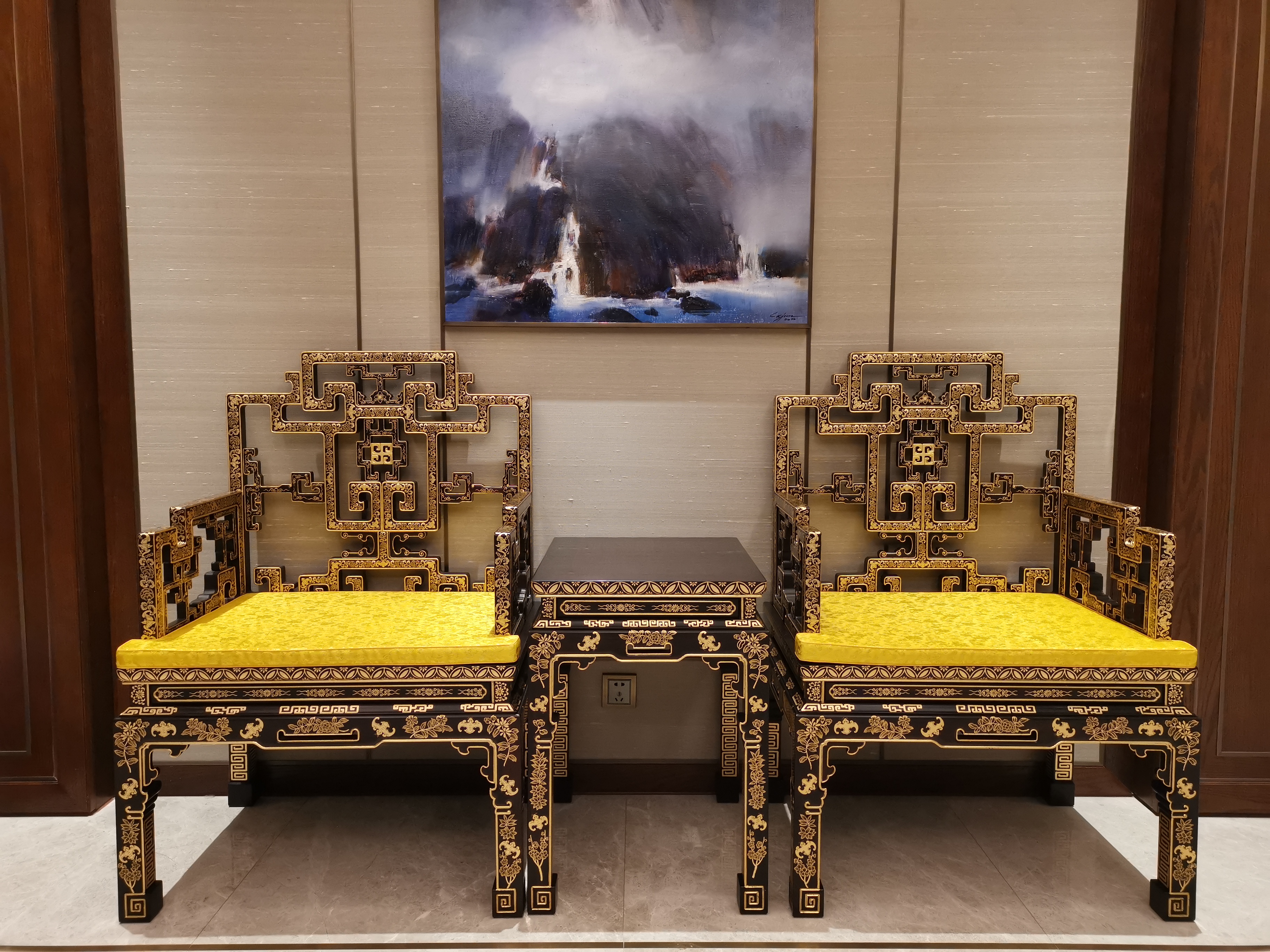 紫檀制描金萬福紋太師椅