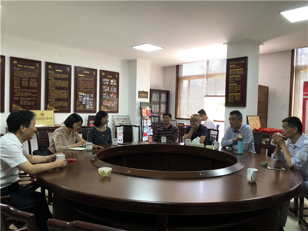 市慈善總會(huì)會(huì)長(zhǎng)沈濟(jì)賢等蒞臨匯才紅木走訪調(diào)研